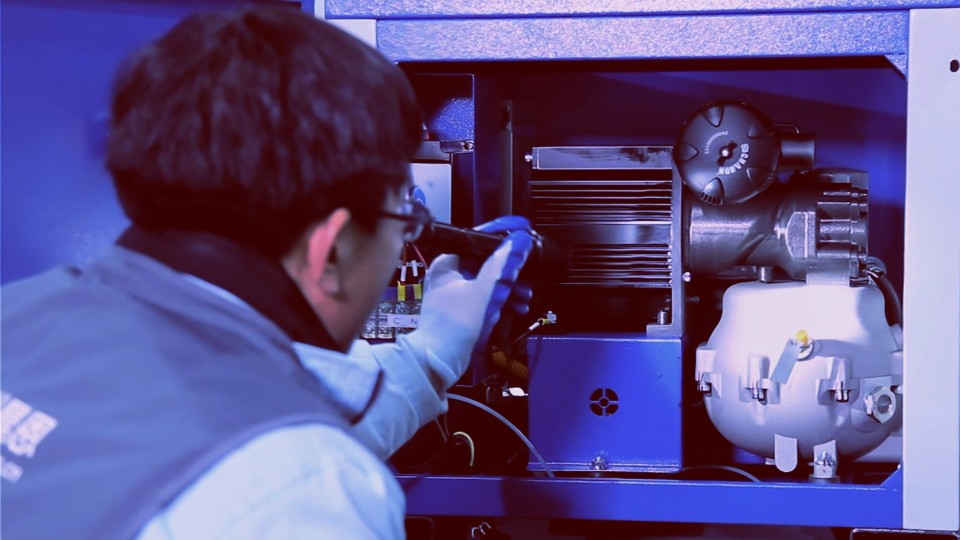 永磁變頻螺桿空壓機(jī)使用時(shí)這幾大要點(diǎn)需注意