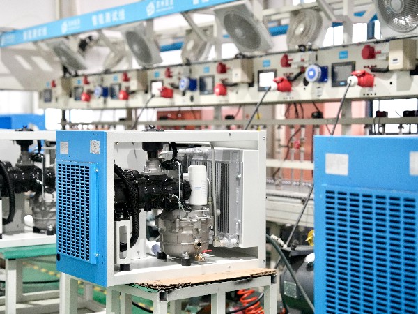 晨恩空壓機(jī)-車(chē)間現(xiàn)場(chǎng)(53) 晨恩空壓機(jī)-車(chē)間現(xiàn)場(chǎng)(53)